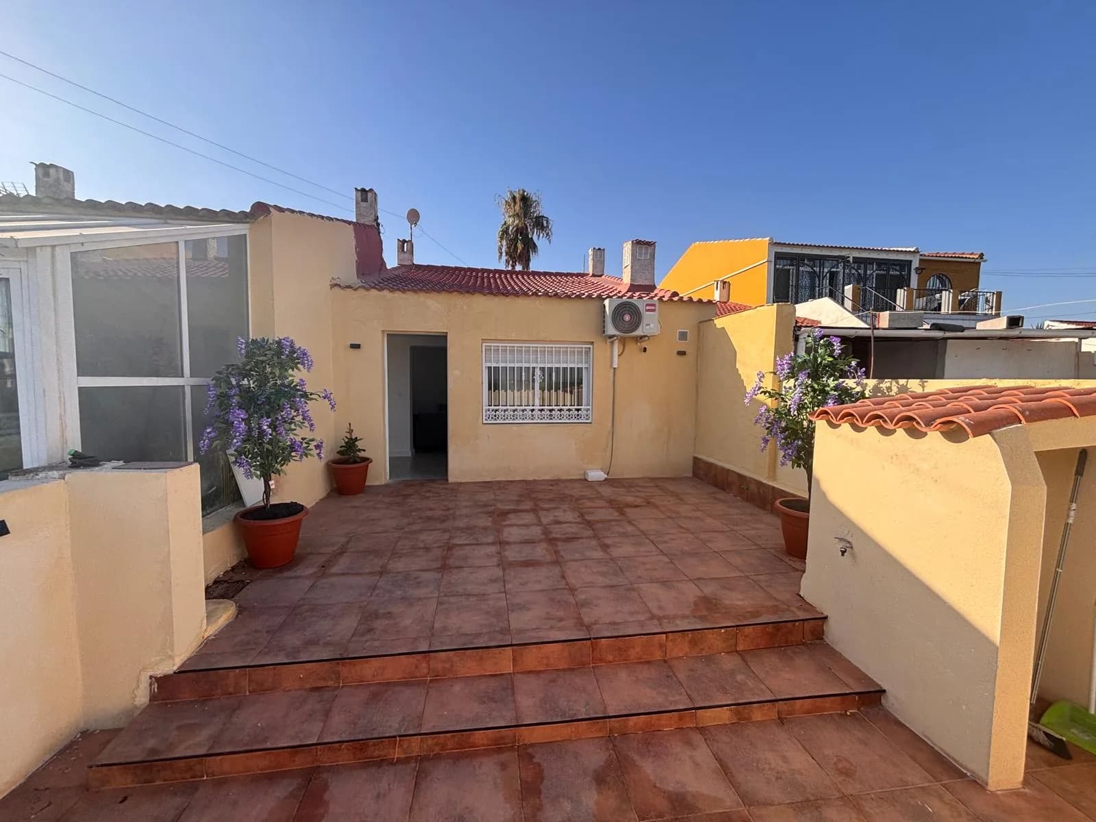 Bungalow de 2 dormitorios en venta en Urbanización La Torreta, Alicante