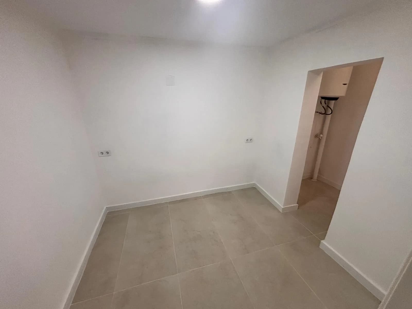 Bungalow de 2 dormitorios en venta en Urbanización La Torreta, Alicante - Image 6