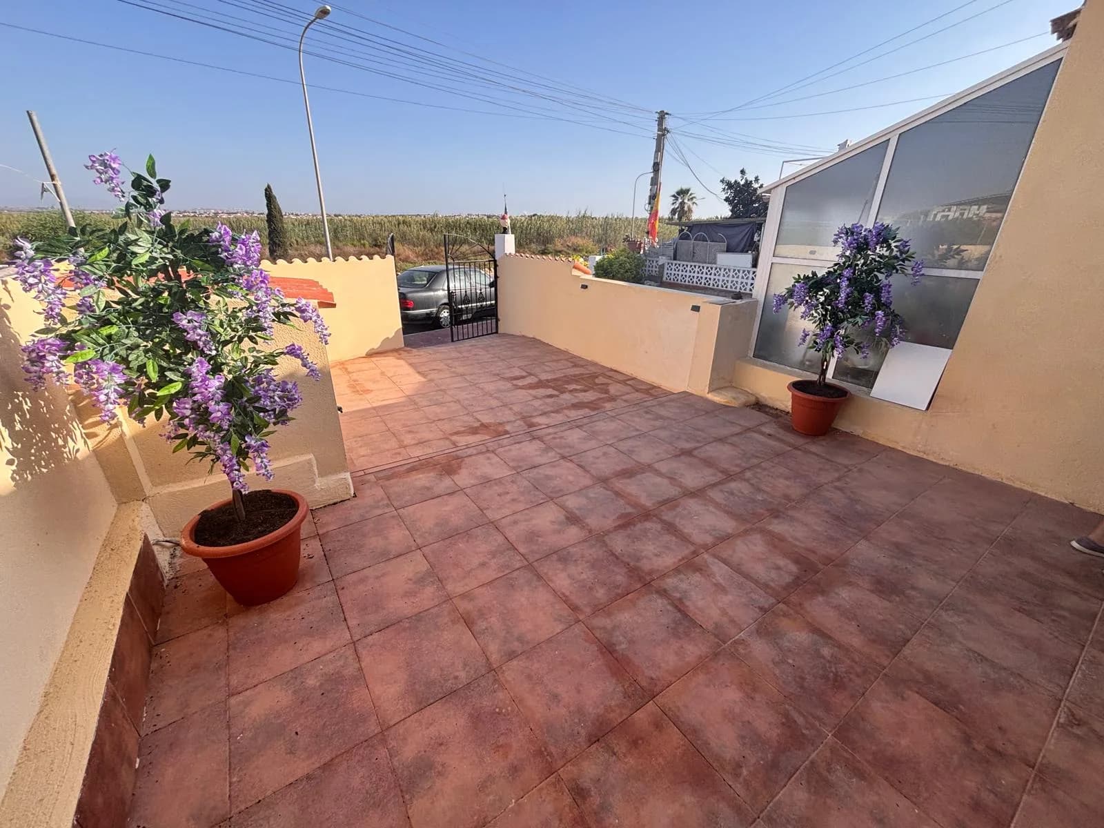 Bungalow de 2 dormitorios en venta en Urbanización La Torreta, Alicante - Image 9