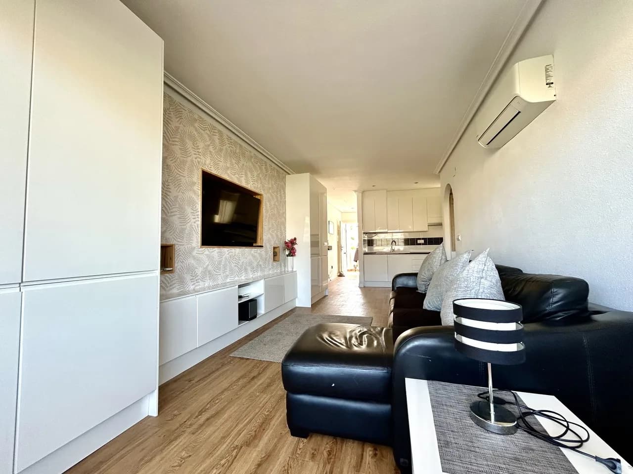 Apartment de 2 dormitorios en venta en Villamartin, Alicante - Image 7