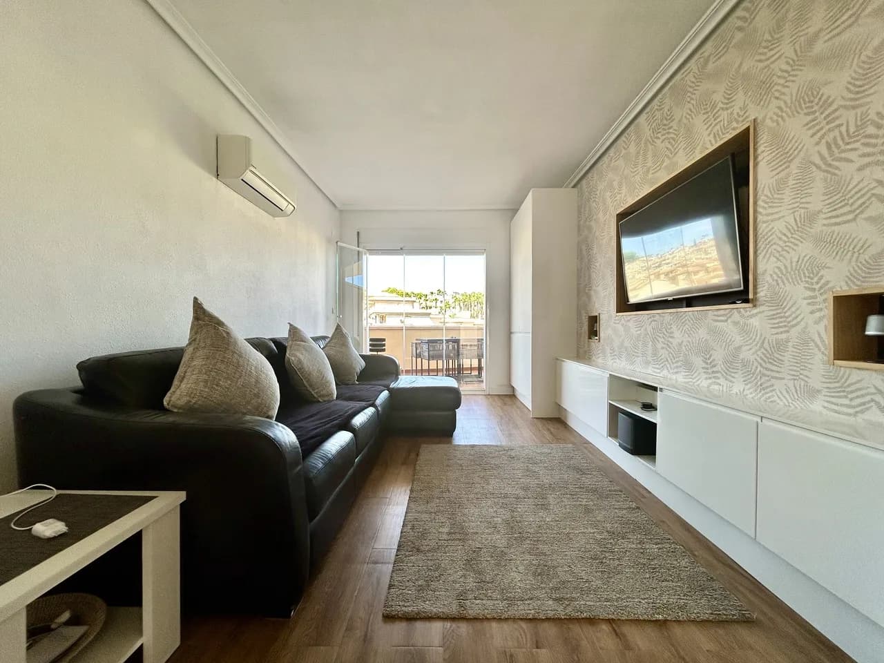 Apartment de 2 dormitorios en venta en Villamartin, Alicante - Image 8
