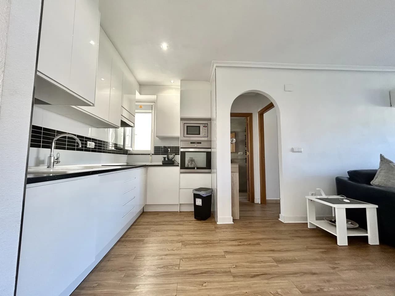 Apartment de 2 dormitorios en venta en Villamartin, Alicante - Image 9
