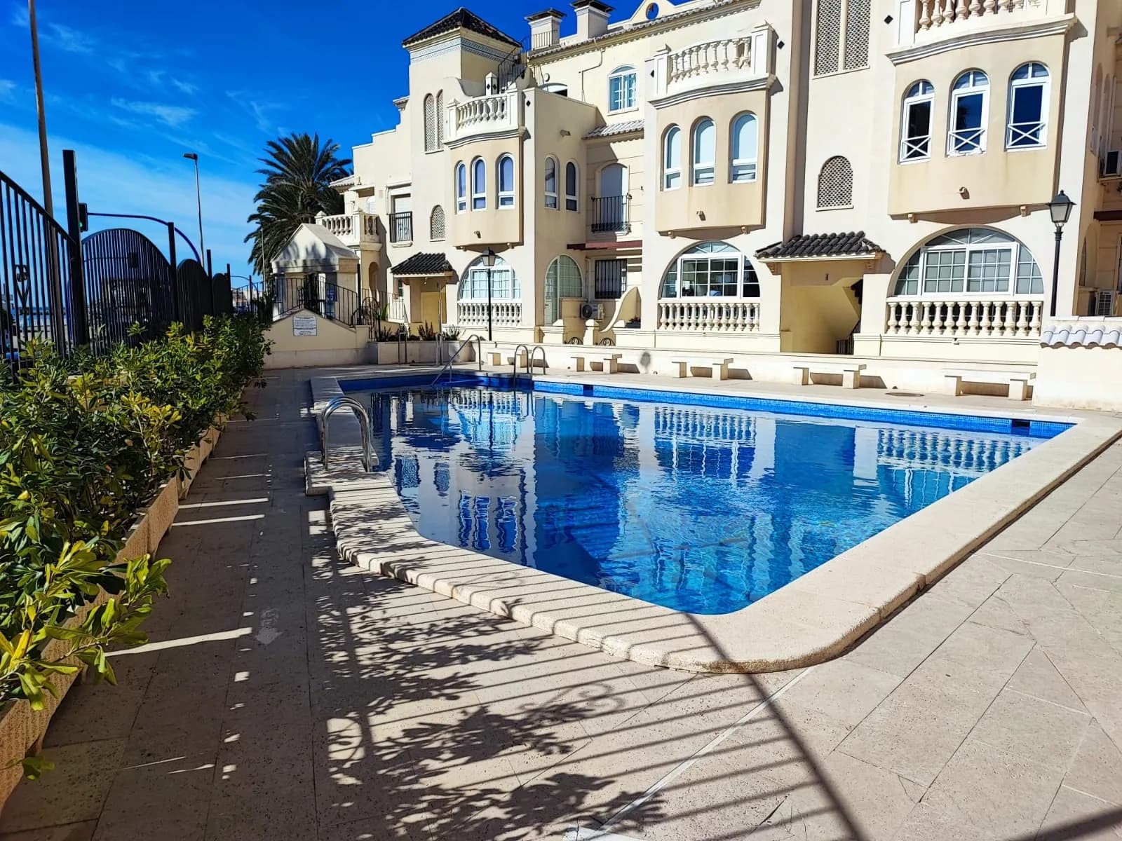 Apartment de 2 dormitorios en venta en Torrevieja, Alicante / Costa Blanca