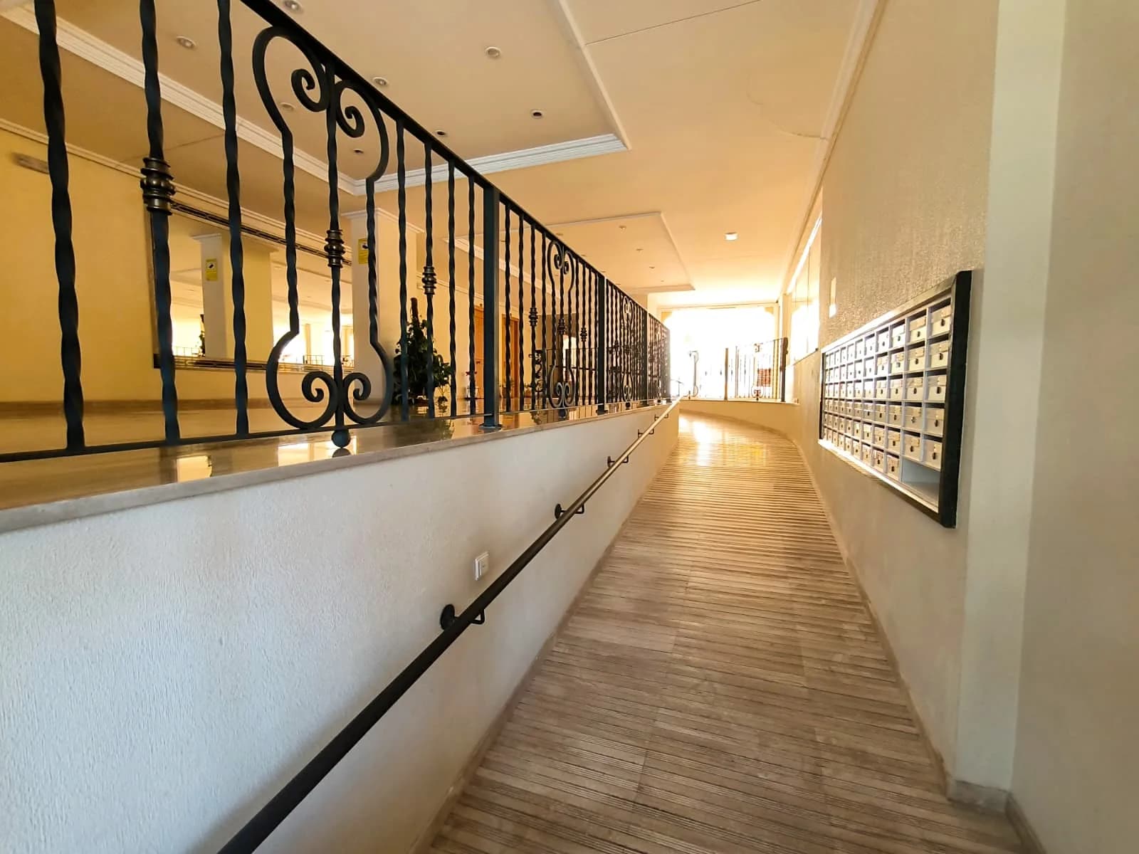 Apartment de 2 dormitorios en venta en Almoradi, Alicante / Costa Blanca - Image 3