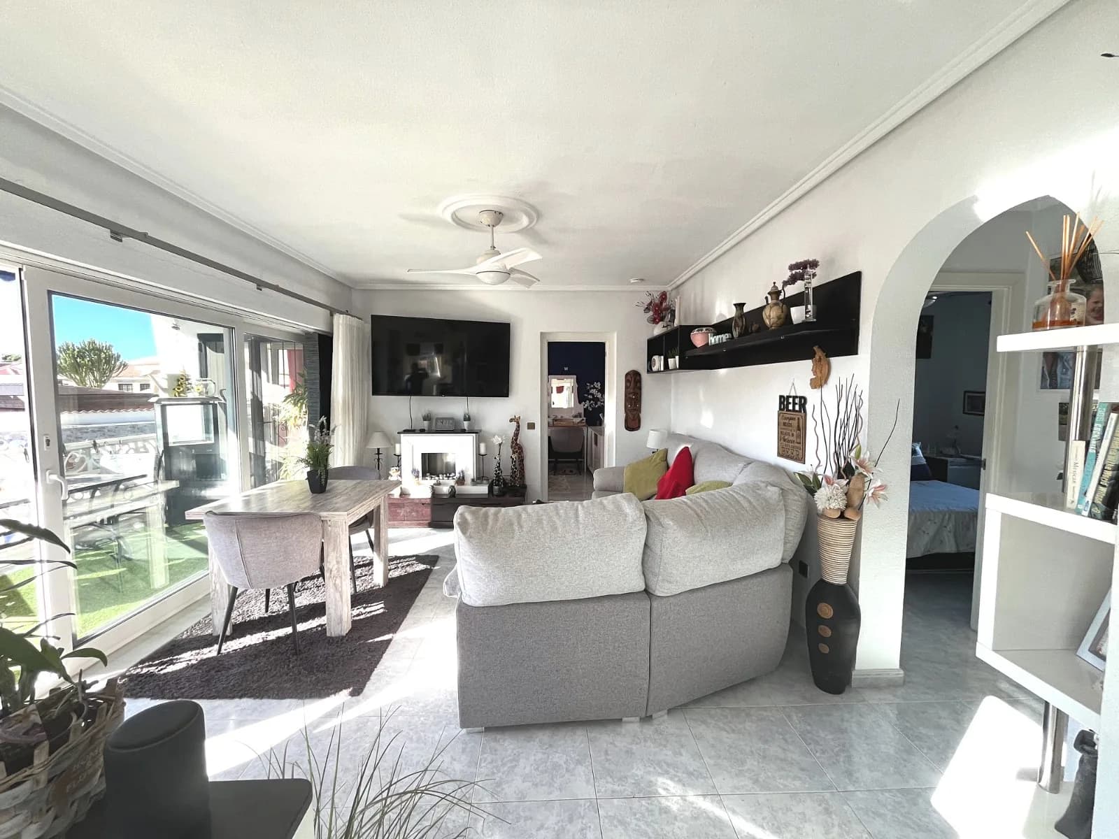 Villa de 3 dormitorios en venta en Ciudad Quesada, Alicante / Costa Blanca - Image 3
