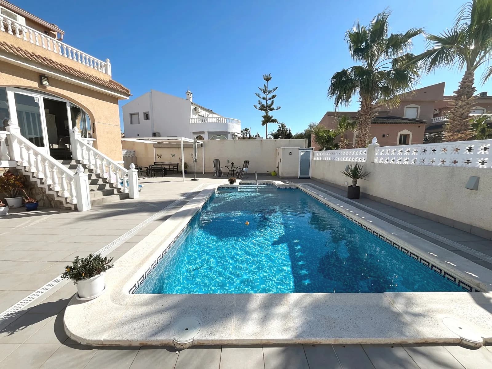 Villa de 3 dormitorios en venta en Benijófar, Alicante / Costa Blanca - Image 4