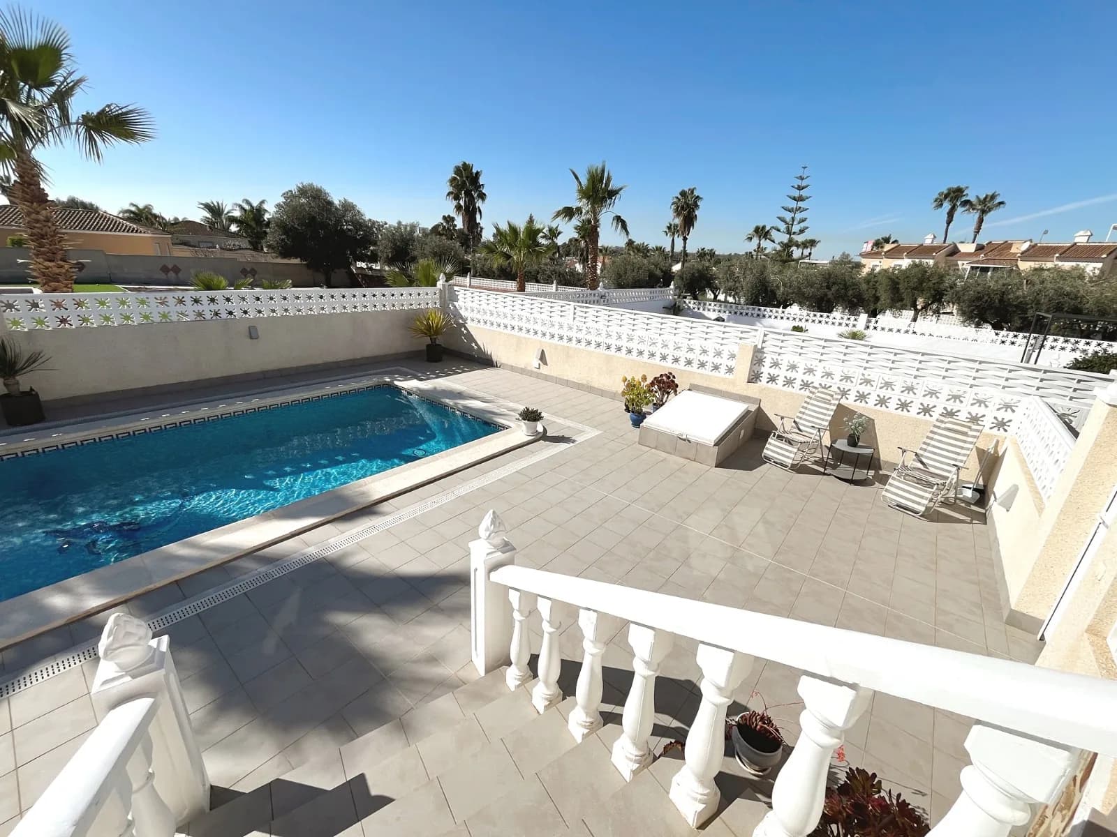 Villa de 3 dormitorios en venta en Benijófar, Alicante / Costa Blanca - Image 5