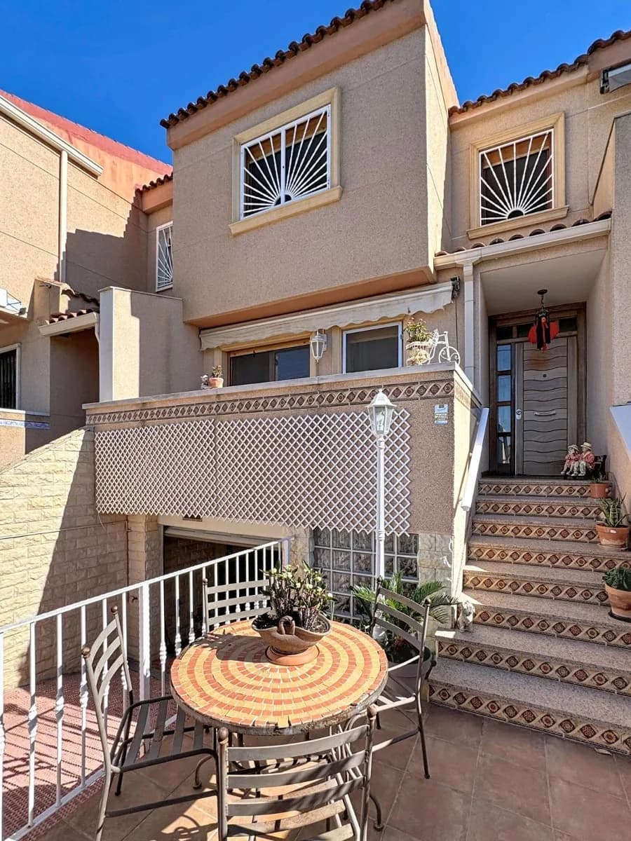 Townhouse de 3 dormitorios en venta en Rojales, Alicante / Costa Blanca