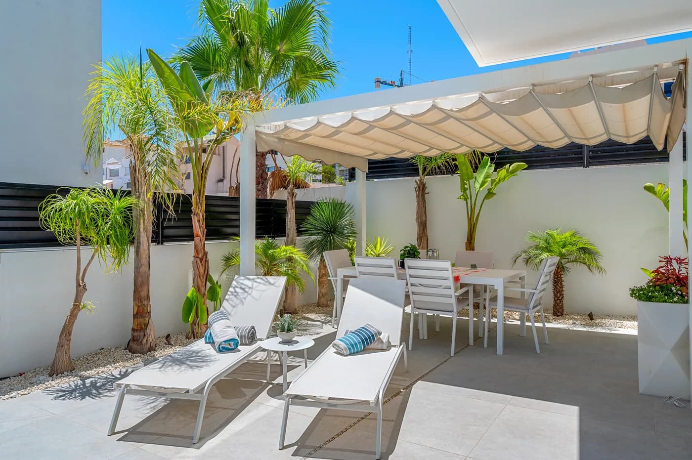 Villa de 4 dormitorios en venta en Guardamar del Segura, Alicante - Image 7