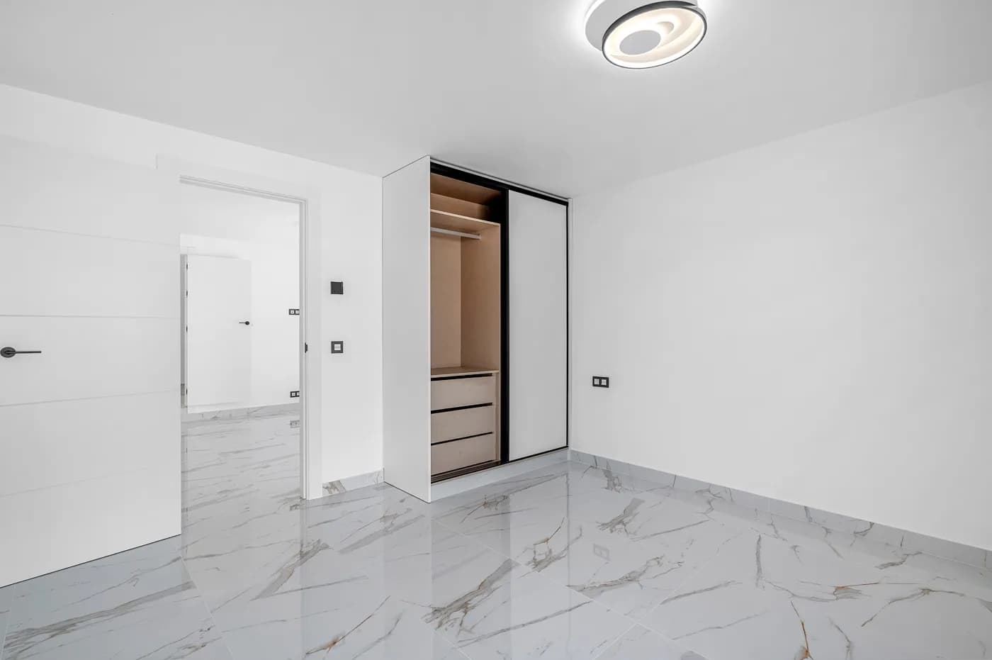 Villa de 4 dormitorios en venta en Ciudad Quesada - Rojales, Alicante - Image 8
