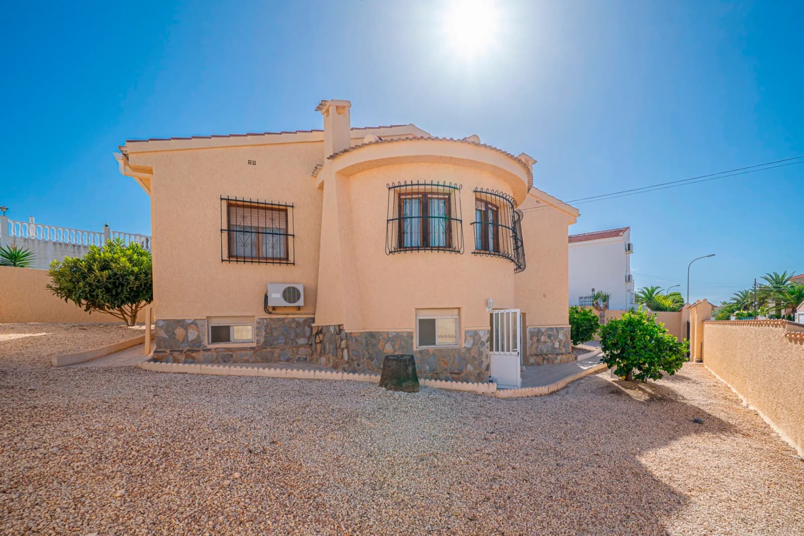 Villa de 5 dormitorios en venta en Ciudad Quesada - Rojales, Alicante - Image 5