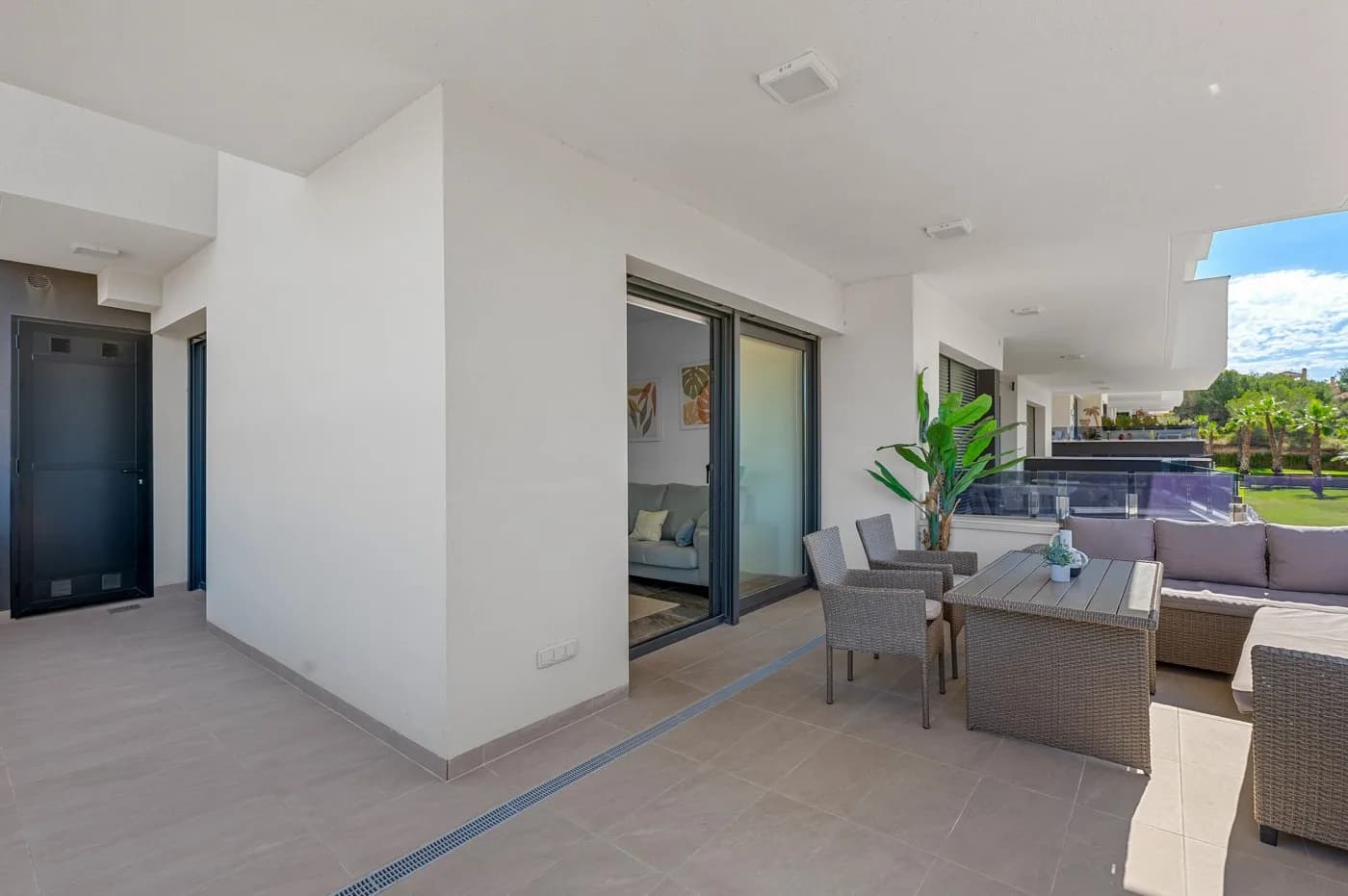 Apartment de 2 dormitorios en venta en Orihuela Costa, Alicante - Image 5