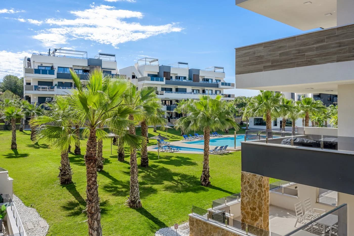 Apartment de 2 dormitorios en venta en Orihuela Costa, Alicante - Image 6