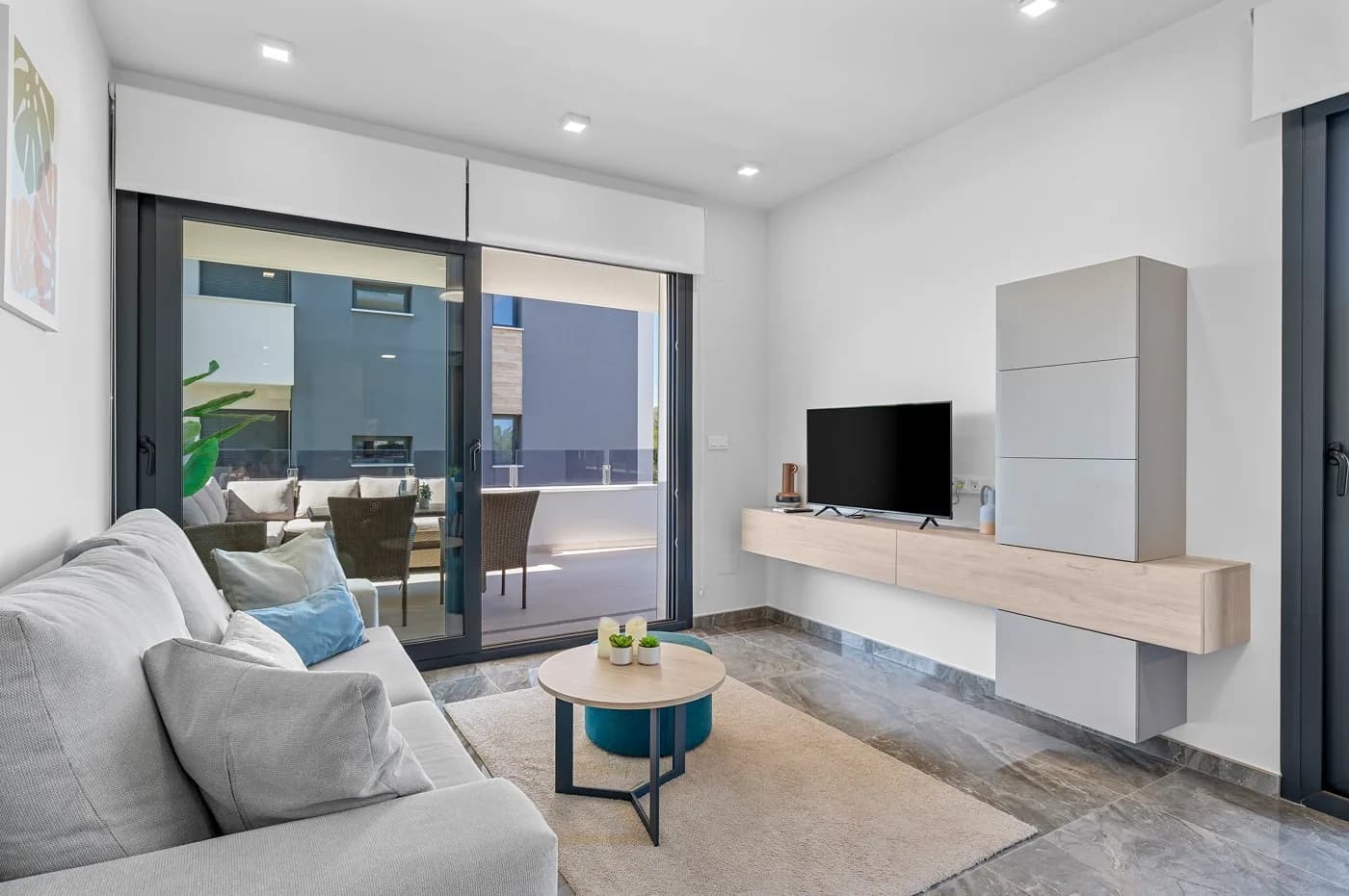 Apartment de 2 dormitorios en venta en Orihuela Costa, Alicante - Image 8