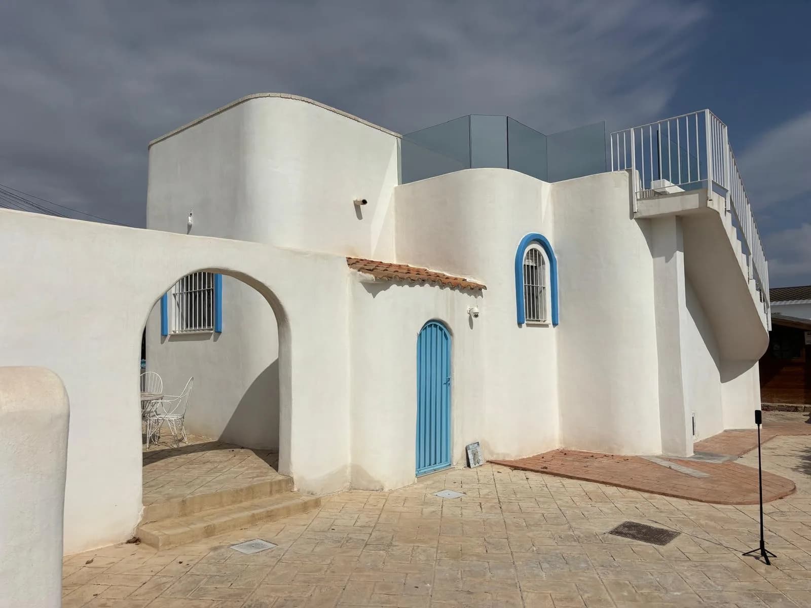 Villa de 3 dormitorios en venta en Busot, Alicante - Image 3