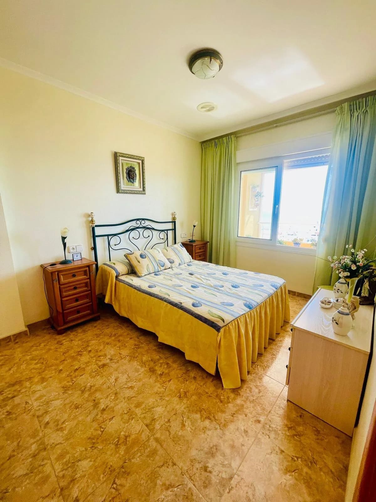 Apartment de 3 dormitorios en venta en Torrevieja, Alicante - Image 7