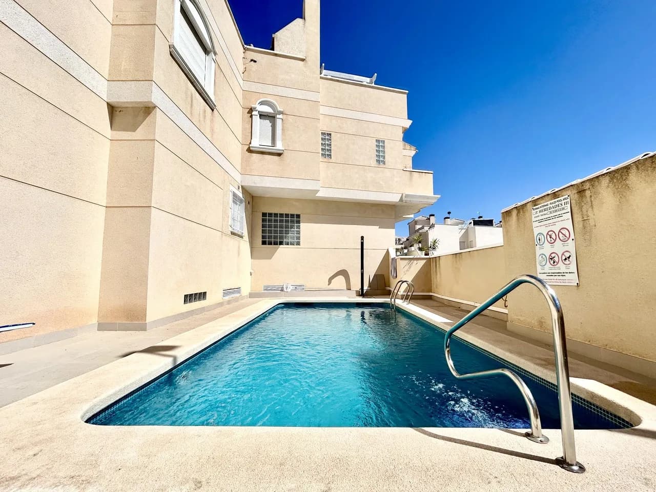Townhouse de 4 dormitorios en venta en Heredades, Alicante - Image 2