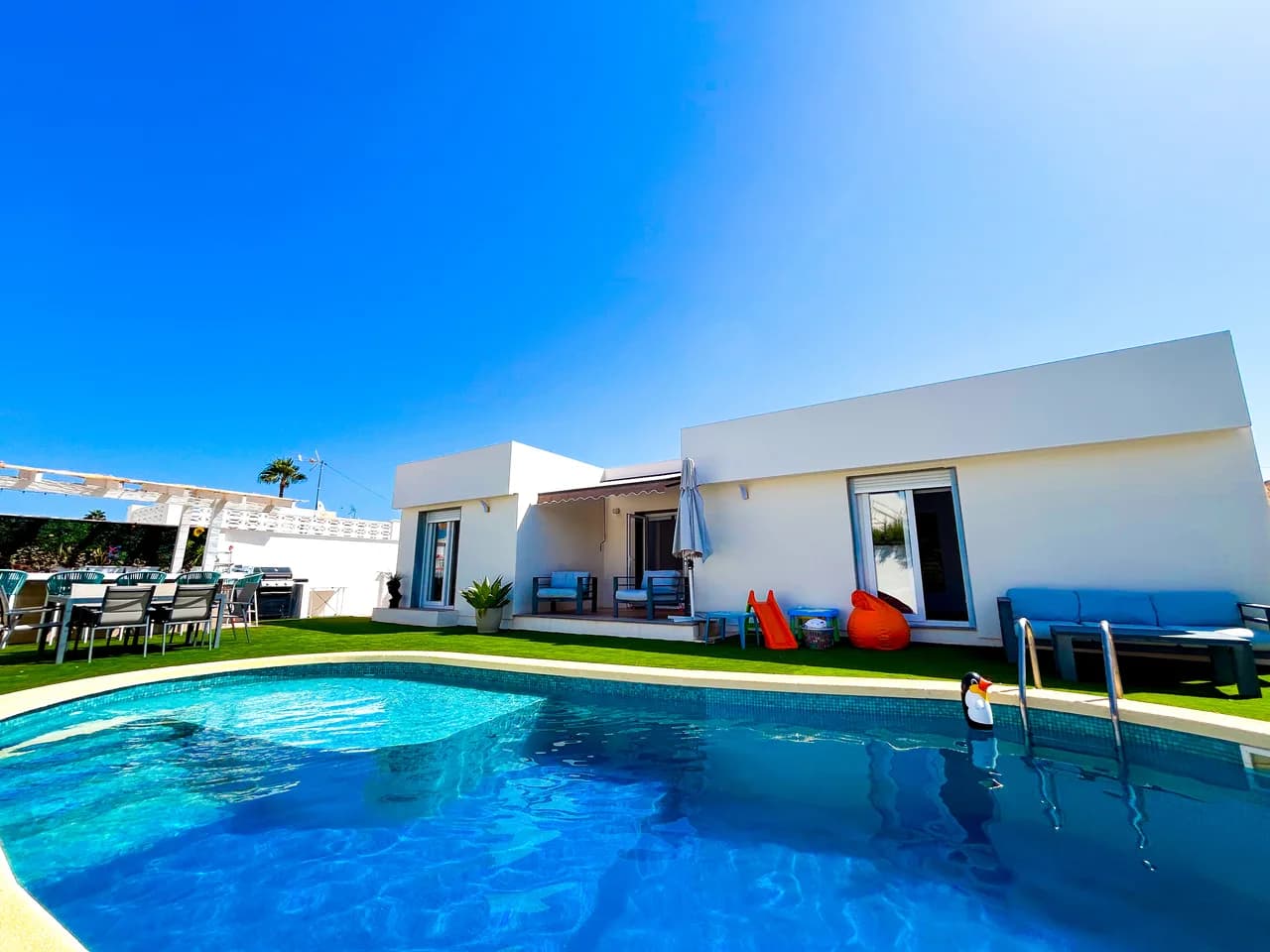Villa de 5 dormitorios en venta en Mar De Cristal, Murcia