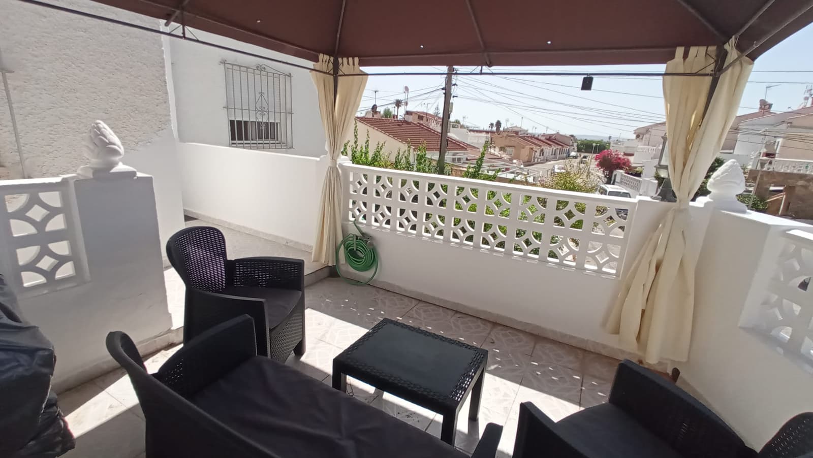 Top Floor Apartment - Image 2