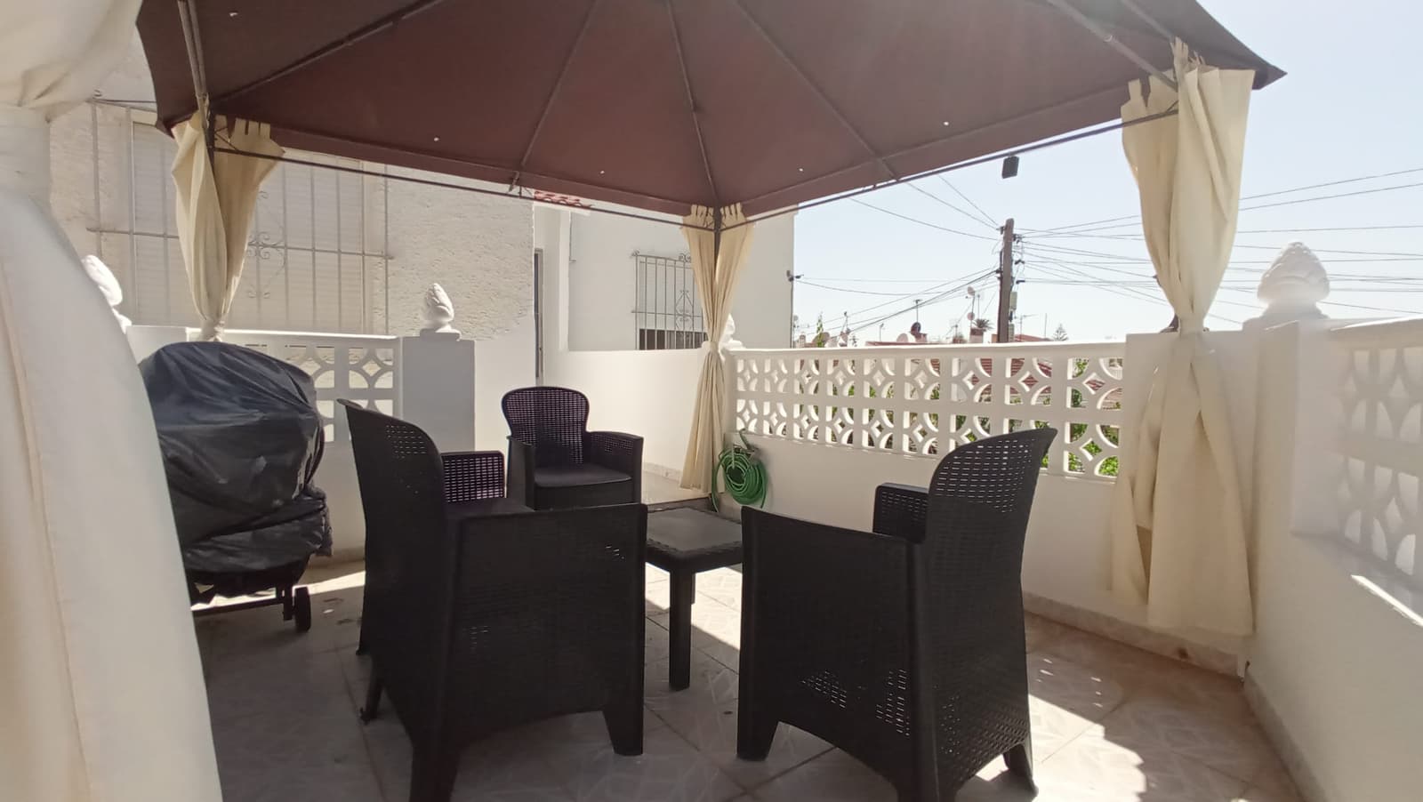 Top Floor Apartment - Image 7