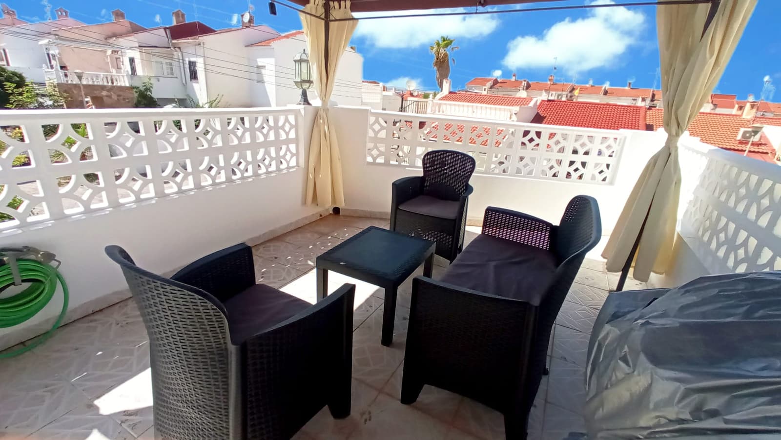 Top Floor Apartment - Image 8
