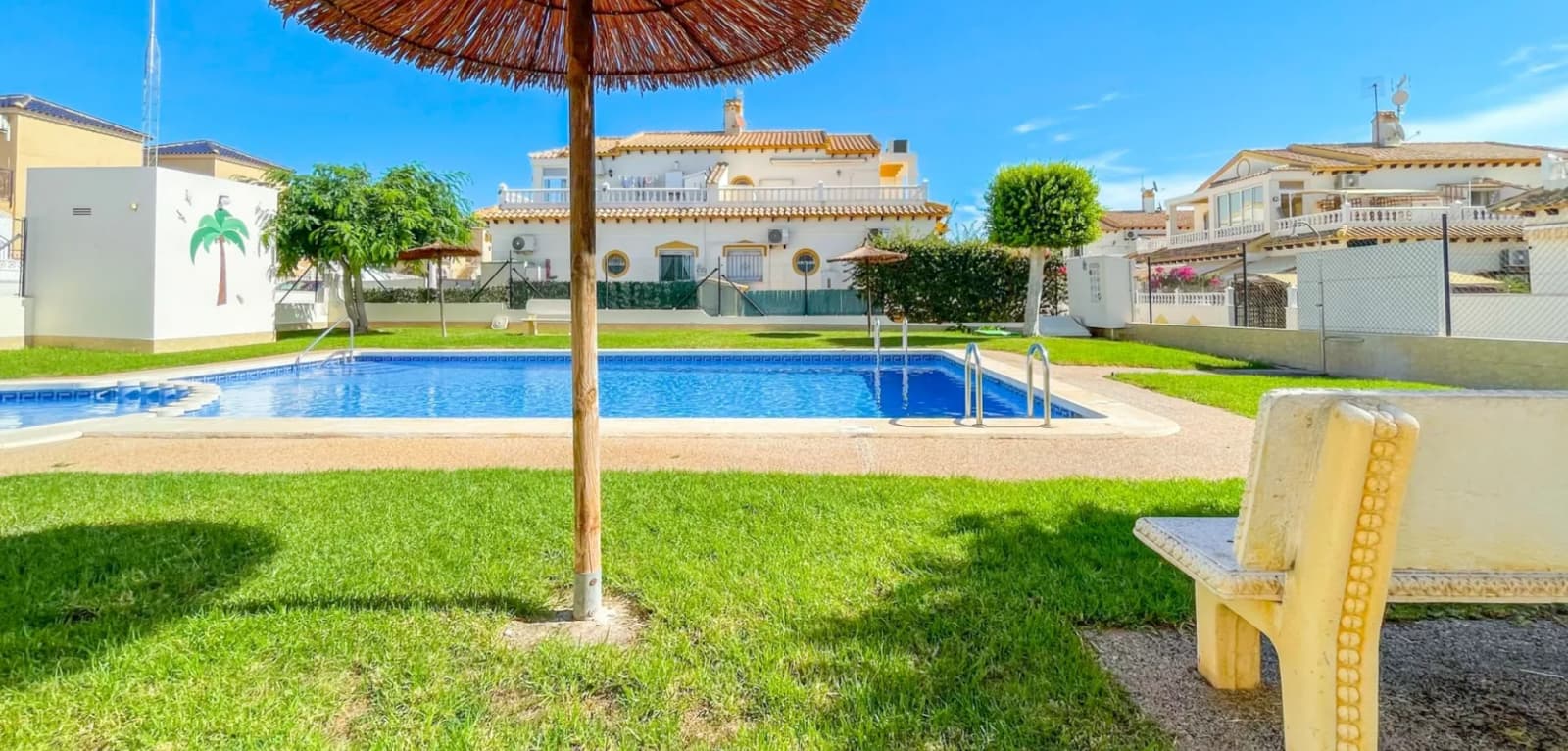 Townhouse de 3 dormitorios en venta en Orihuela Costa, Costa Blanca (Alicante) - Image 2