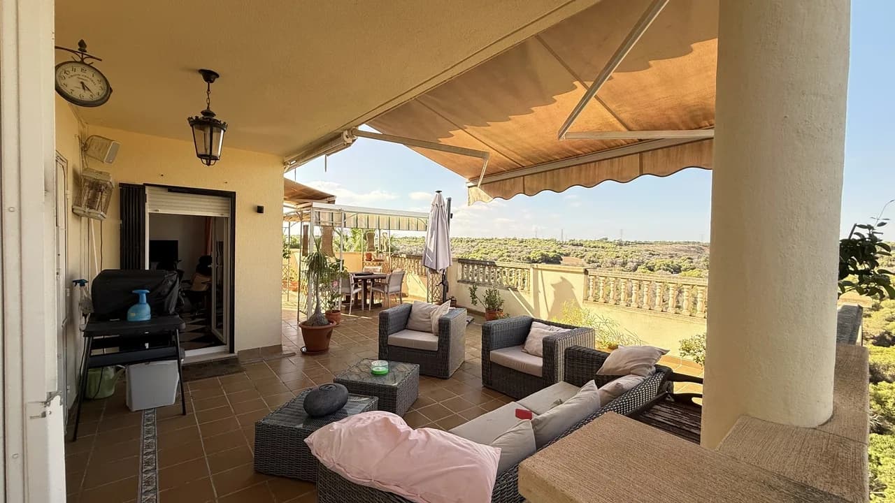 Villa de 5 dormitorios en venta en La Zenia, Alicante - Image 9