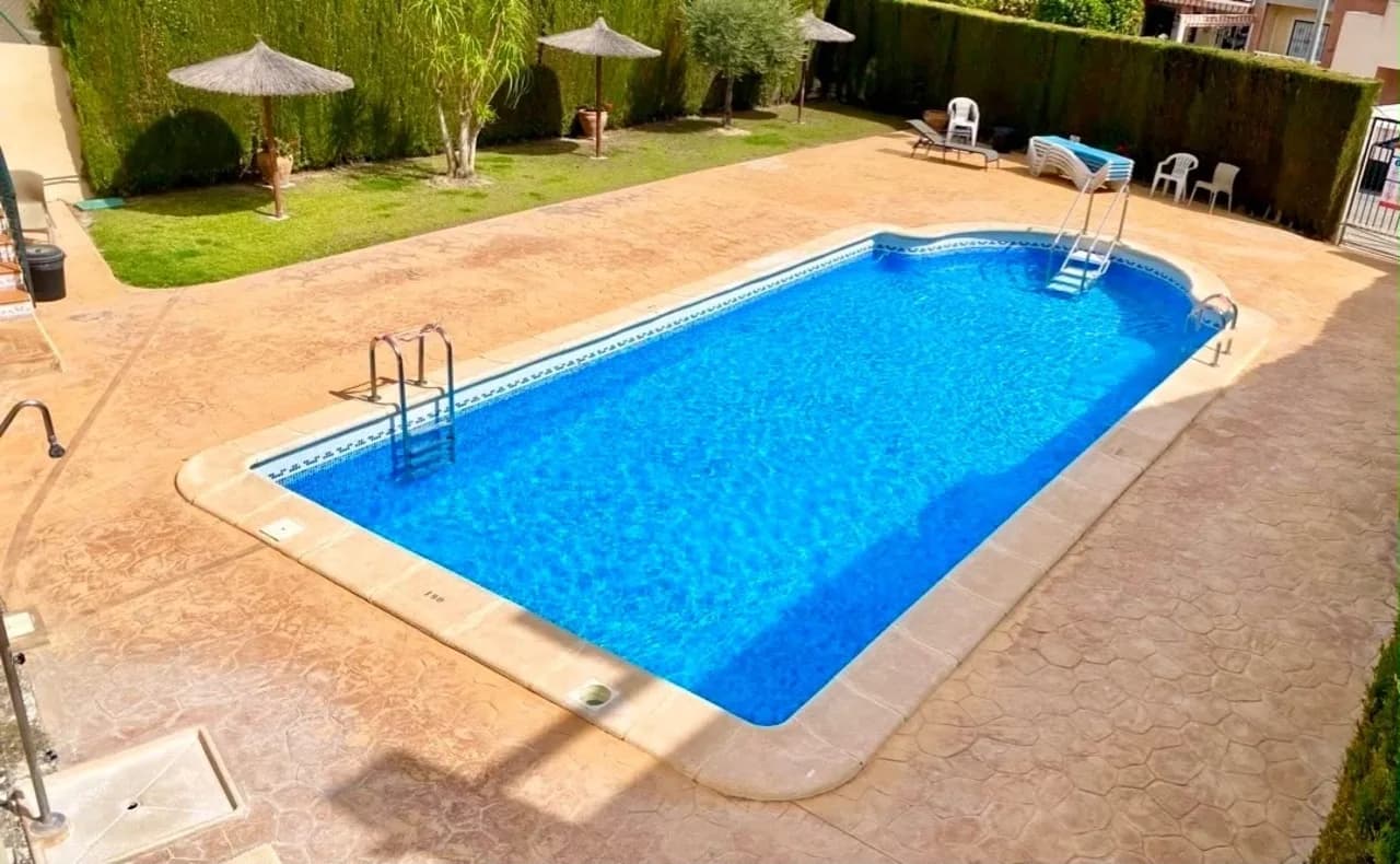 Villa de 5 dormitorios en venta en Villamartin, Alicante - Image 3
