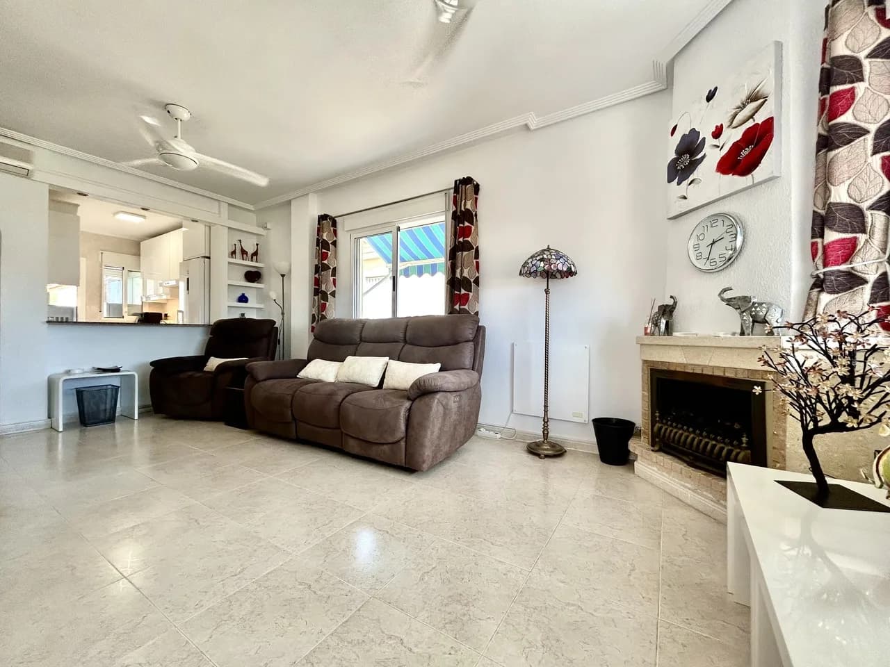 Villa de 5 dormitorios en venta en Villamartin, Alicante - Image 5