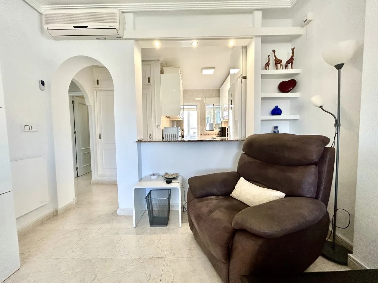 Villa de 5 dormitorios en venta en Villamartin, Alicante - Image 7