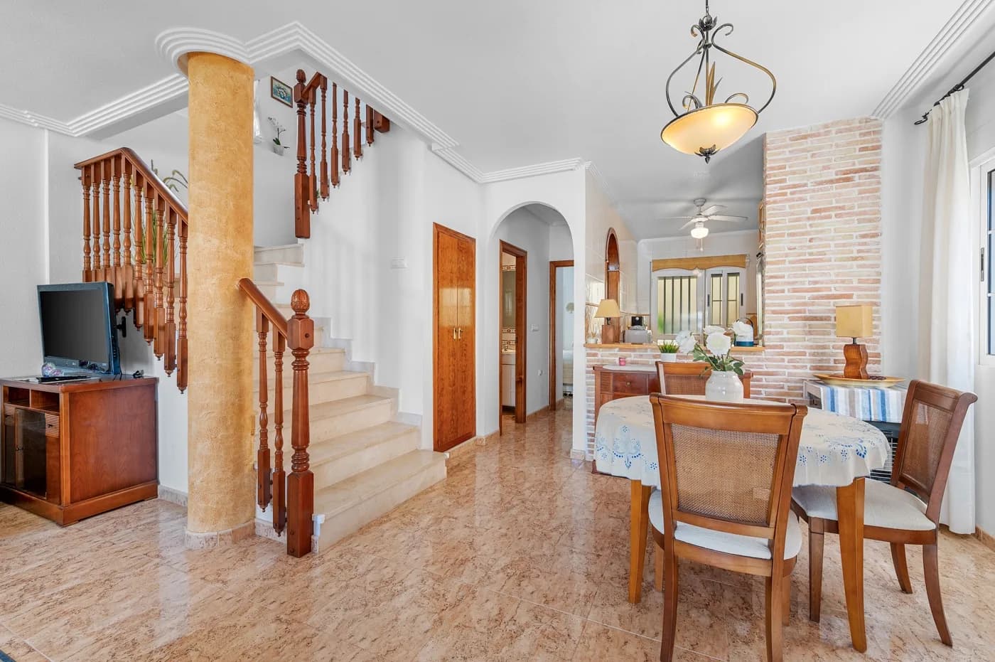 Villa de 3 dormitorios en venta en Guardamar del Segura, Alicante - Image 9