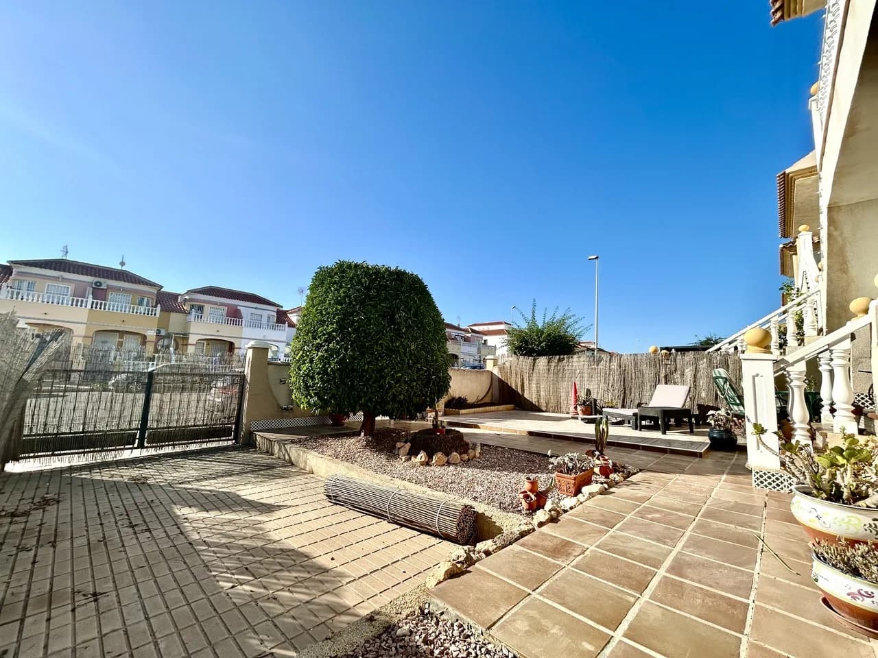 Apartment de 2 dormitorios en venta en Cabo Roig, Alicante - Image 5