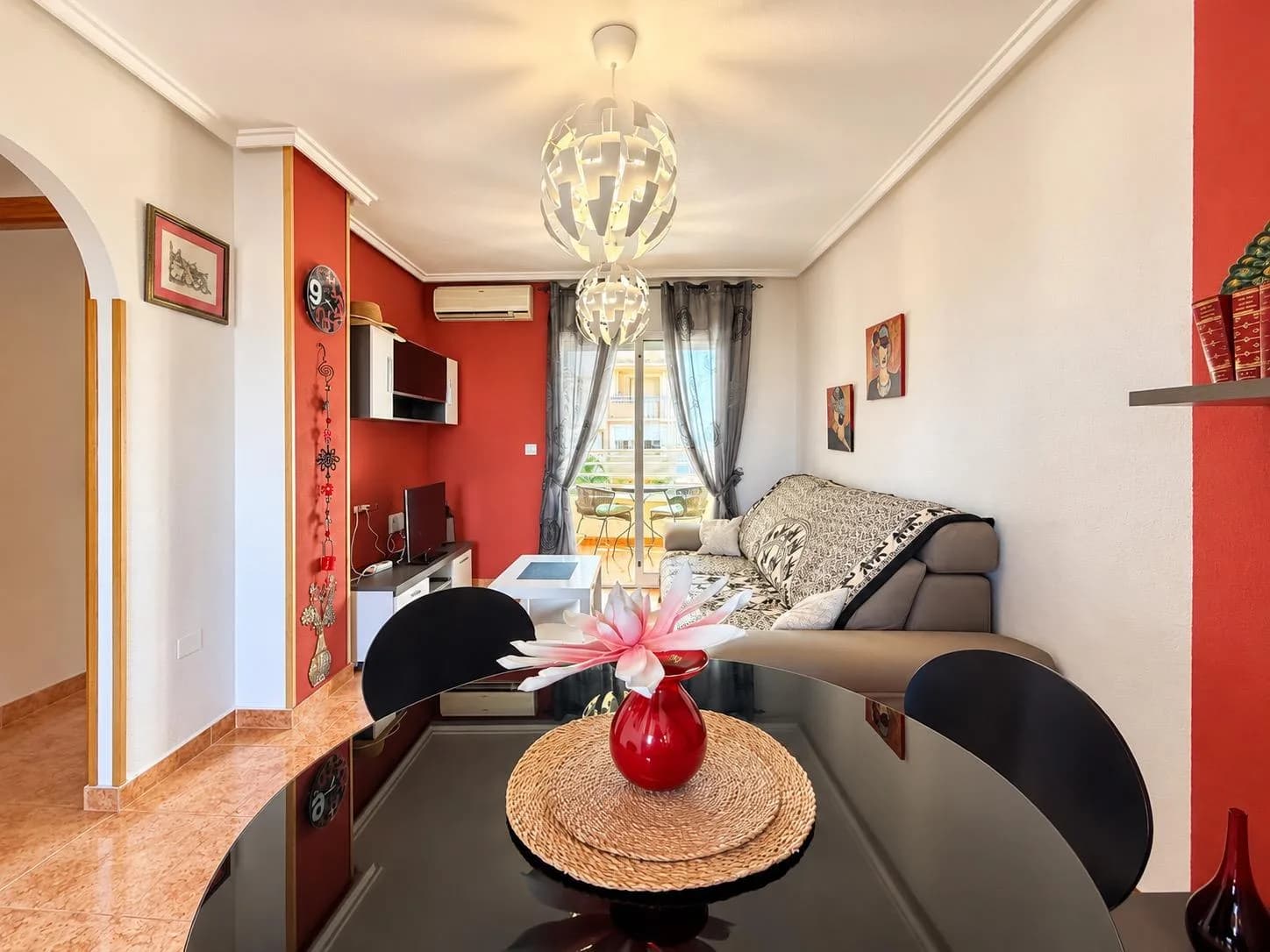 Apartment de 2 dormitorios en venta en Torrevieja, Alicante - Image 5