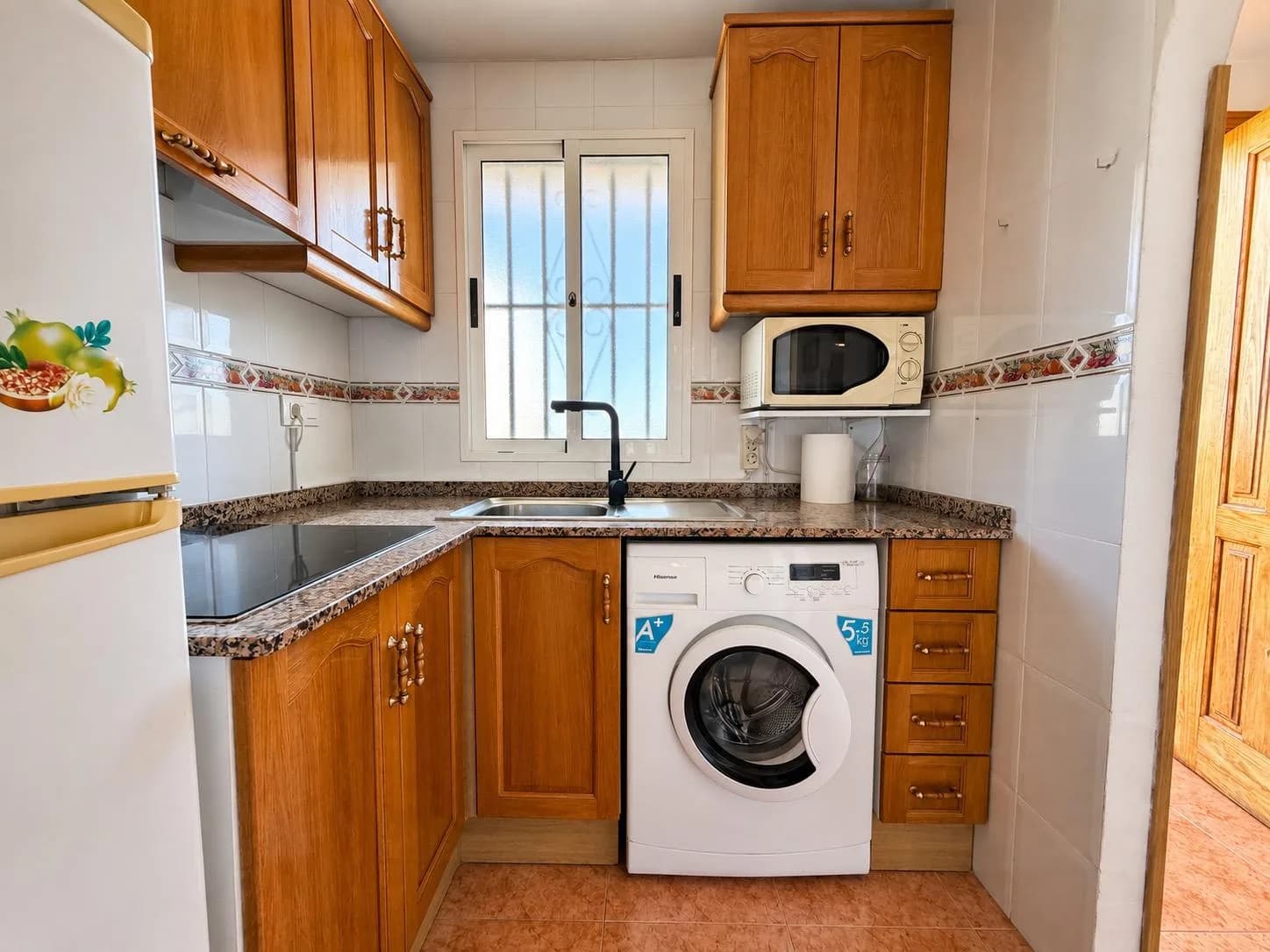 Apartment de 2 dormitorios en venta en Torrevieja, Alicante - Image 9