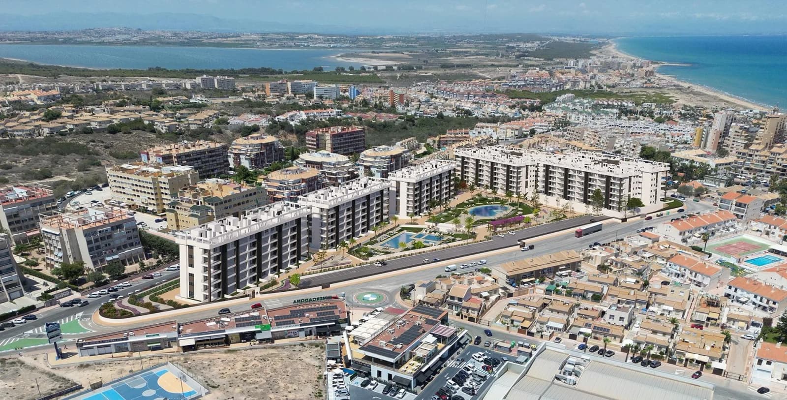 Villa de 3 dormitorios en venta en Torrevieja, Alicante - Image 2