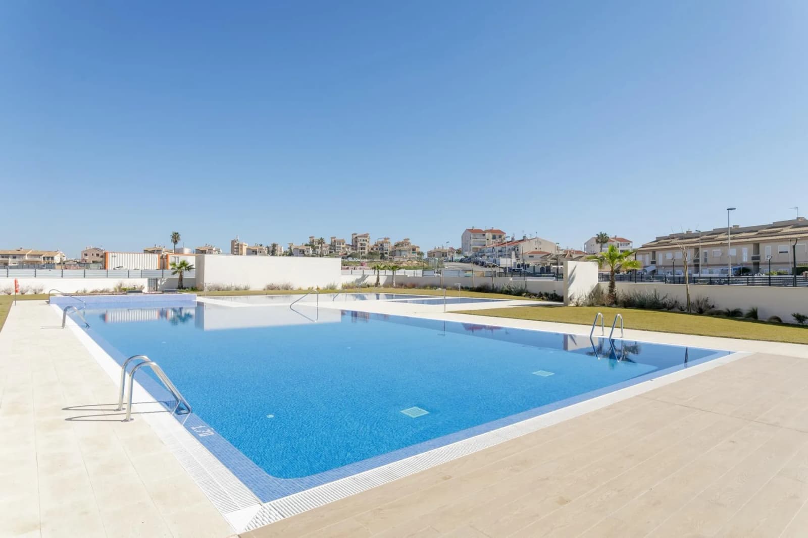 Villa de 3 dormitorios en venta en Torrevieja, Alicante - Image 5