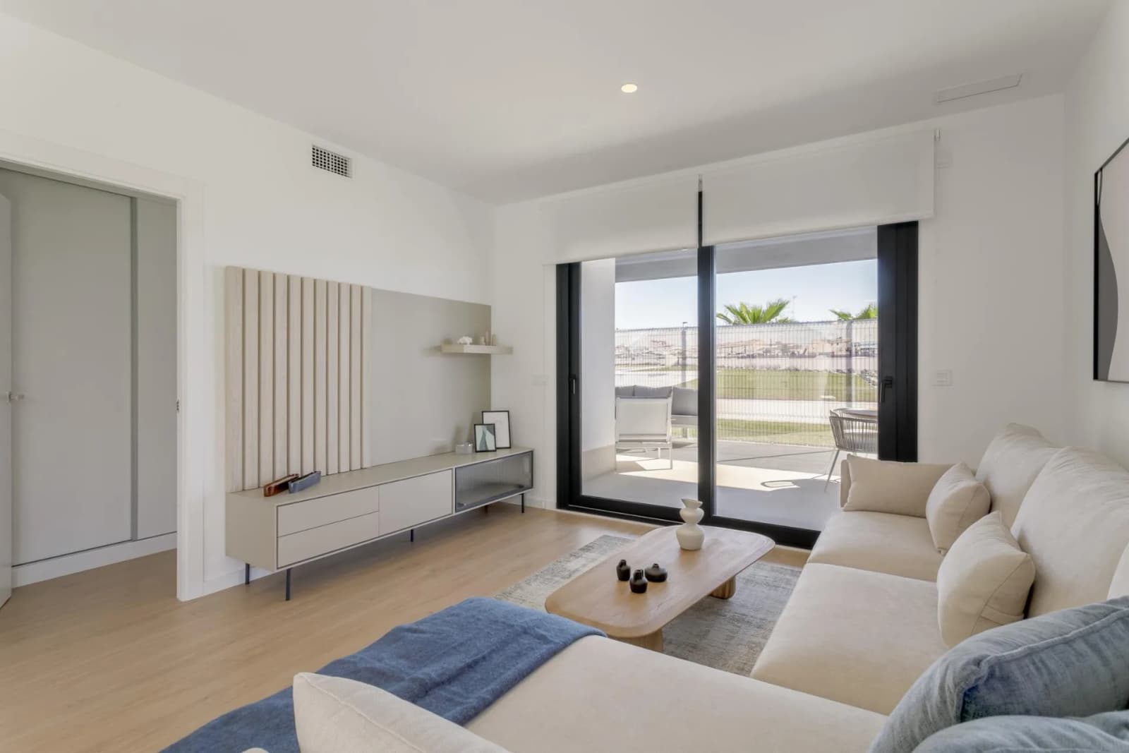 Villa de 3 dormitorios en venta en Torrevieja, Alicante - Image 9