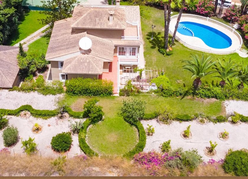Villa de 7 dormitorios en venta en Villamartín, Alicante