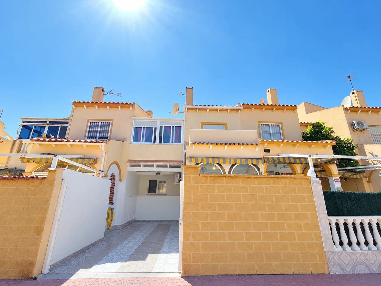 Townhouse de 2 dormitorios en venta en Playa Flamenca, Alicante