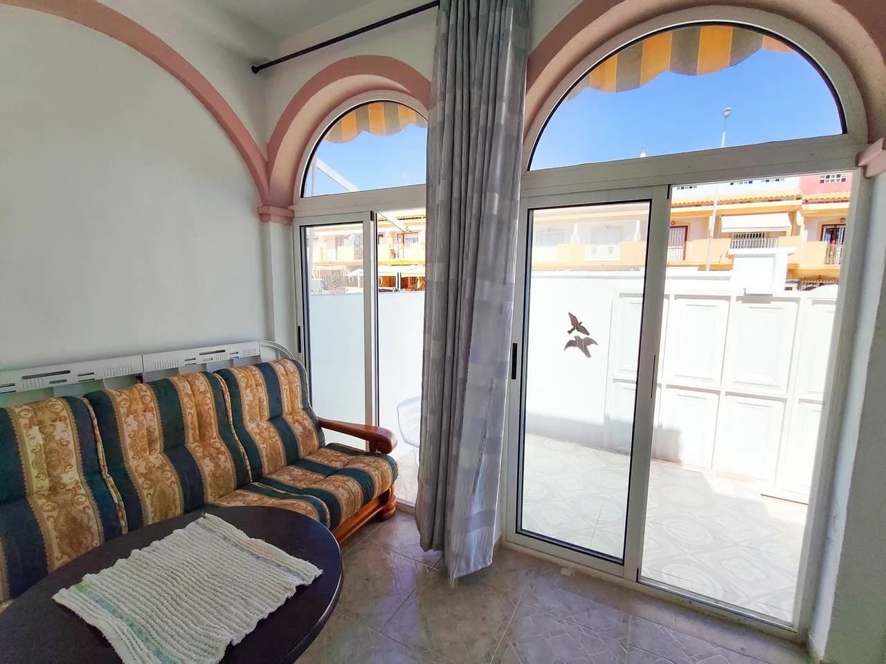 Townhouse de 2 dormitorios en venta en Playa Flamenca, Alicante - Image 3