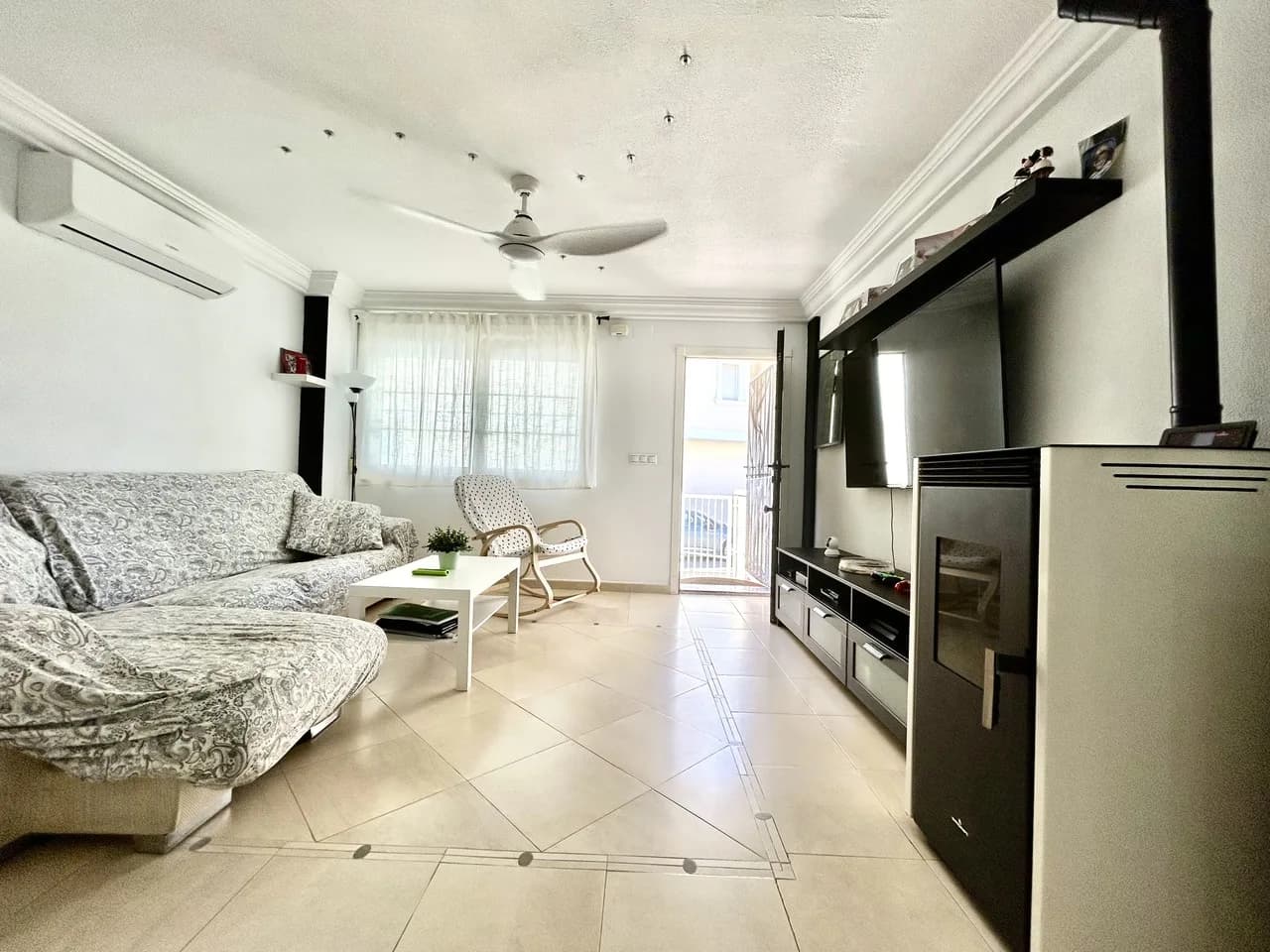 Townhouse de 4 dormitorios en venta en Formentera del Segura, Alicante - Image 7