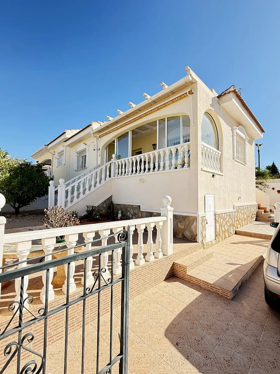 Bungalow de 2 dormitorios en venta en Ciudad Quesada, Alicante / Costa Blanca