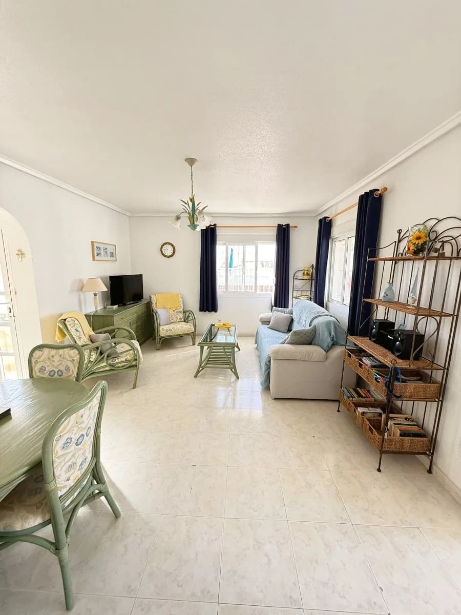 Bungalow de 2 dormitorios en venta en Ciudad Quesada, Alicante / Costa Blanca - Image 4