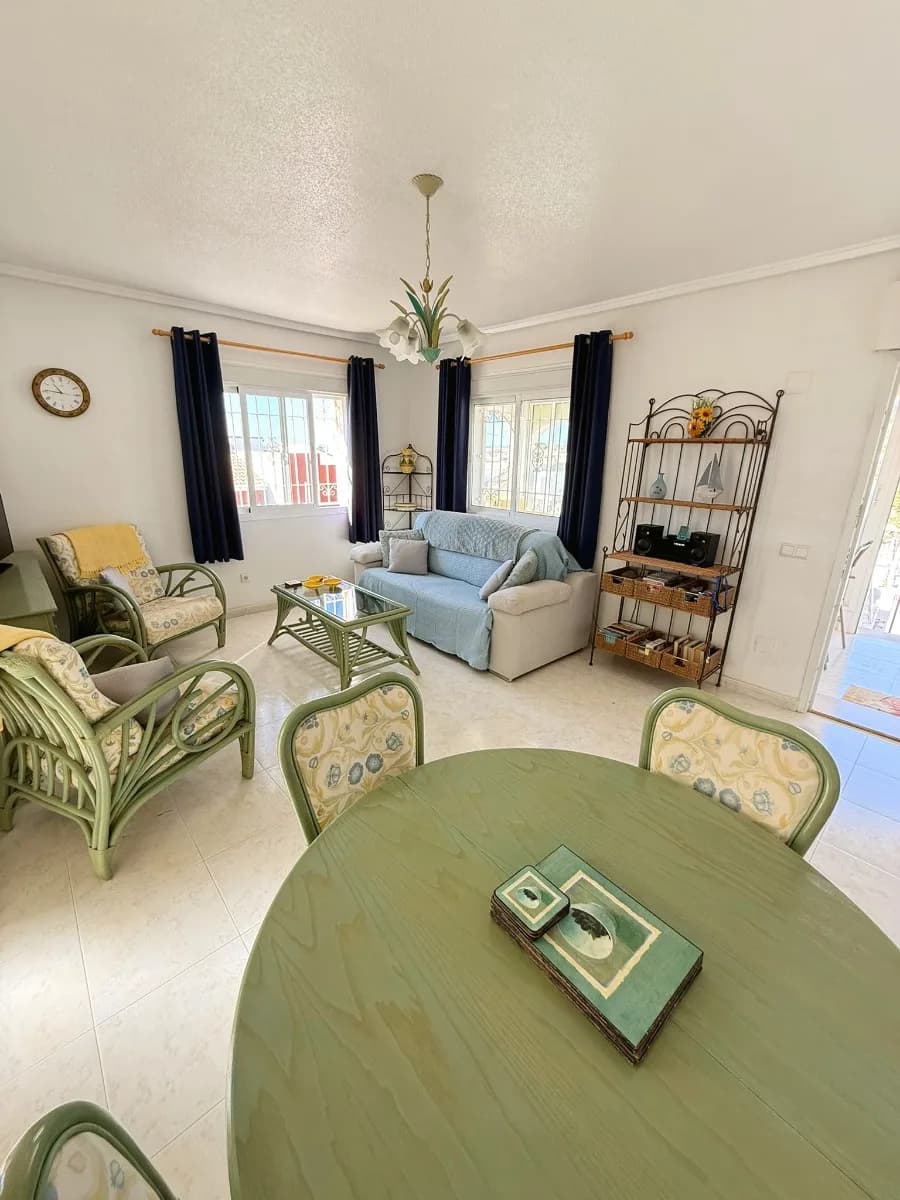 Bungalow de 2 dormitorios en venta en Ciudad Quesada, Alicante / Costa Blanca - Image 9