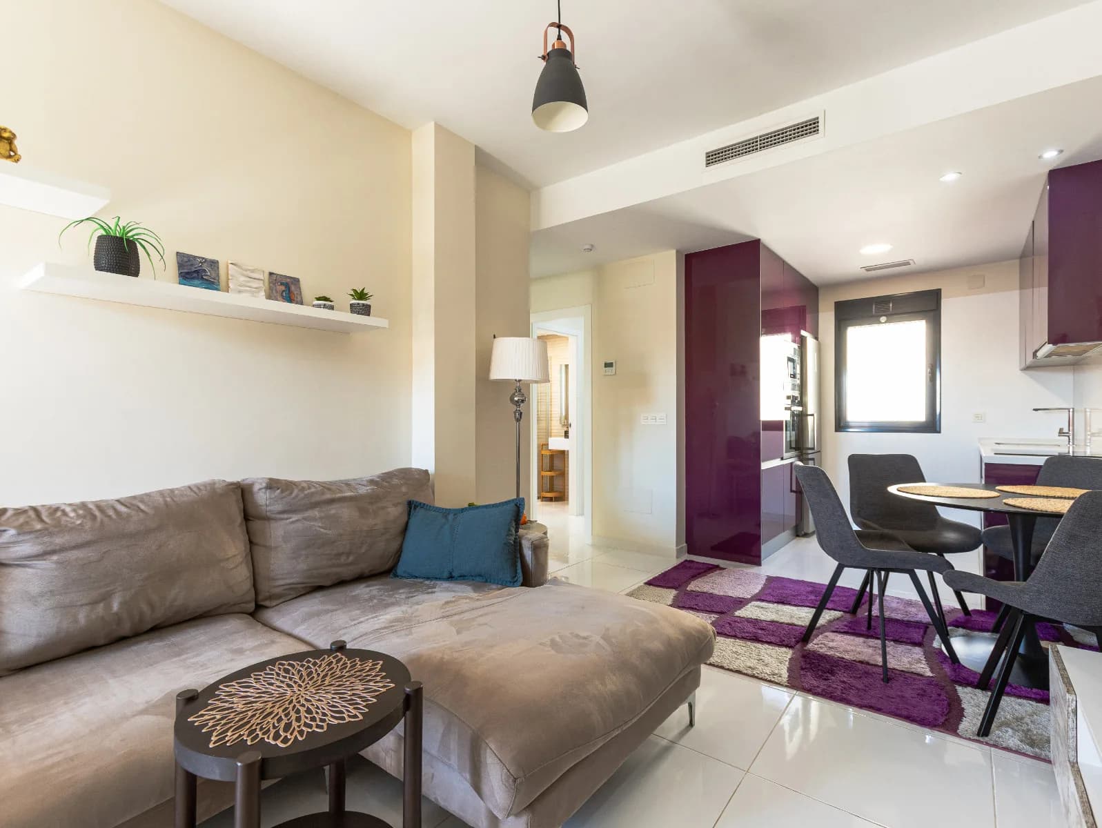 Bungalow de 2 dormitorios en venta en Los Altos, Alicante - Image 4