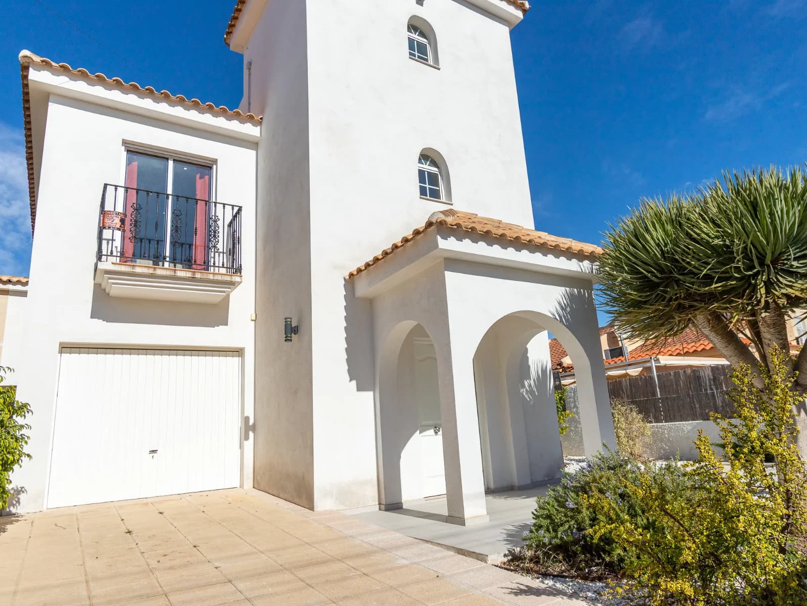 Villa de 4 dormitorios en venta en Los balcones, Alicante