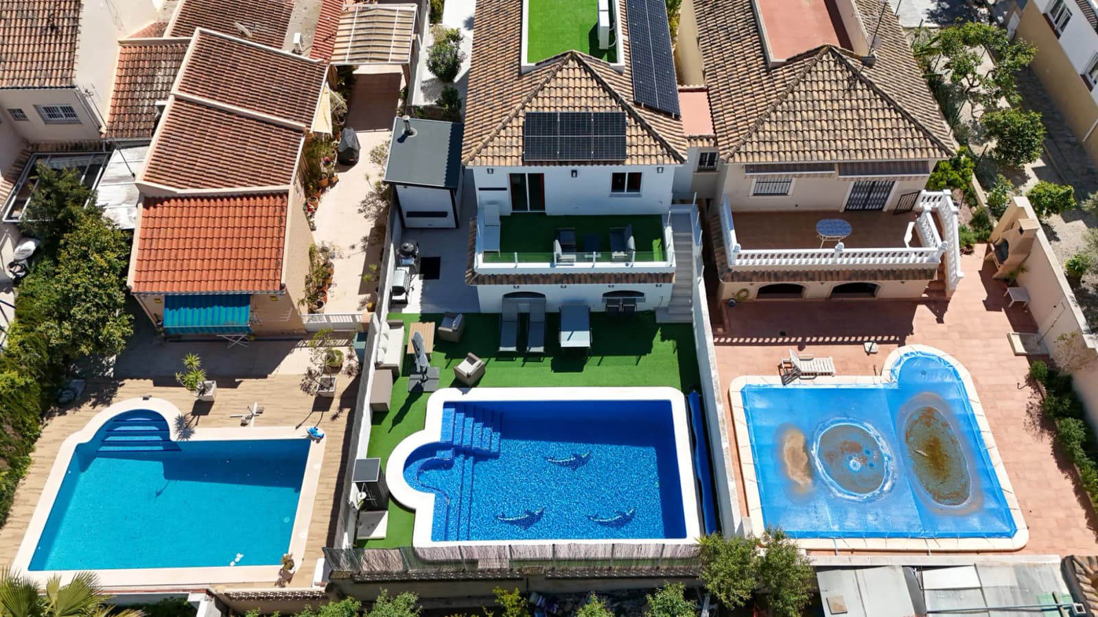 Villa de 4 dormitorios en venta en Los balcones, Alicante - Image 3