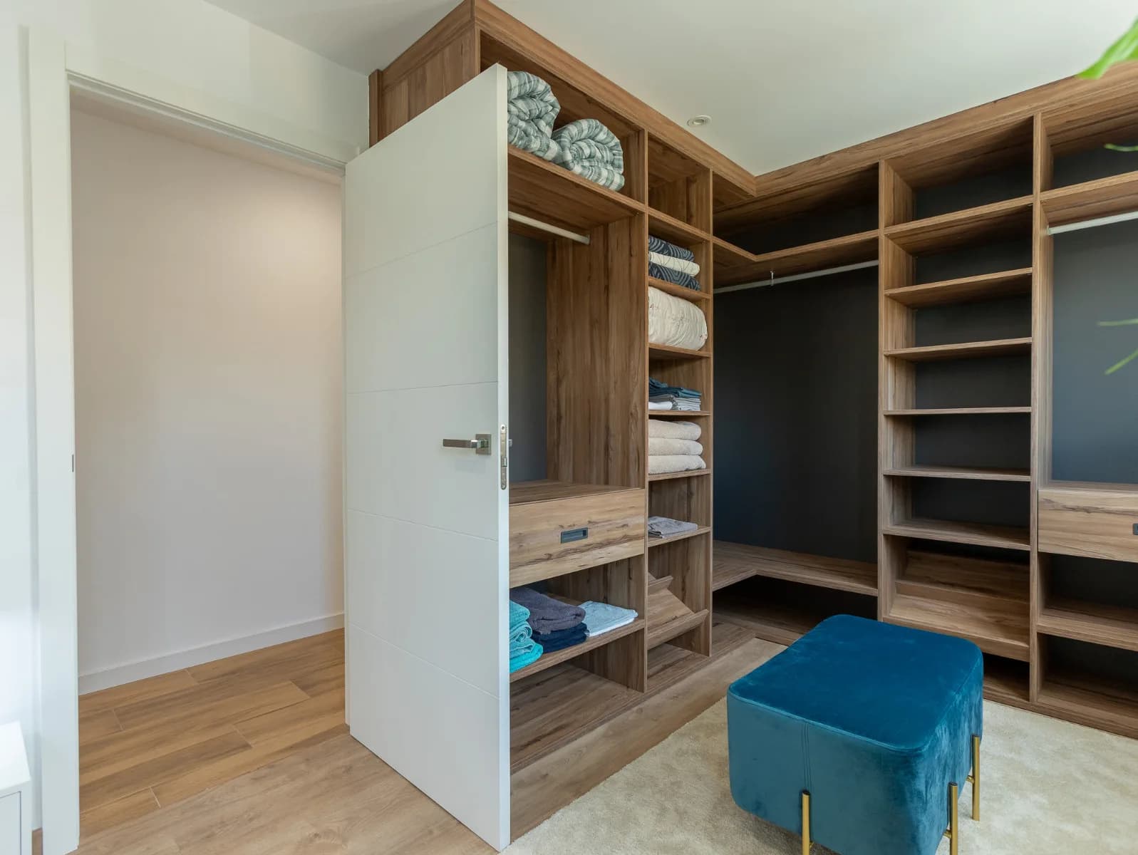 Villa de 4 dormitorios en venta en Los balcones, Alicante - Image 8