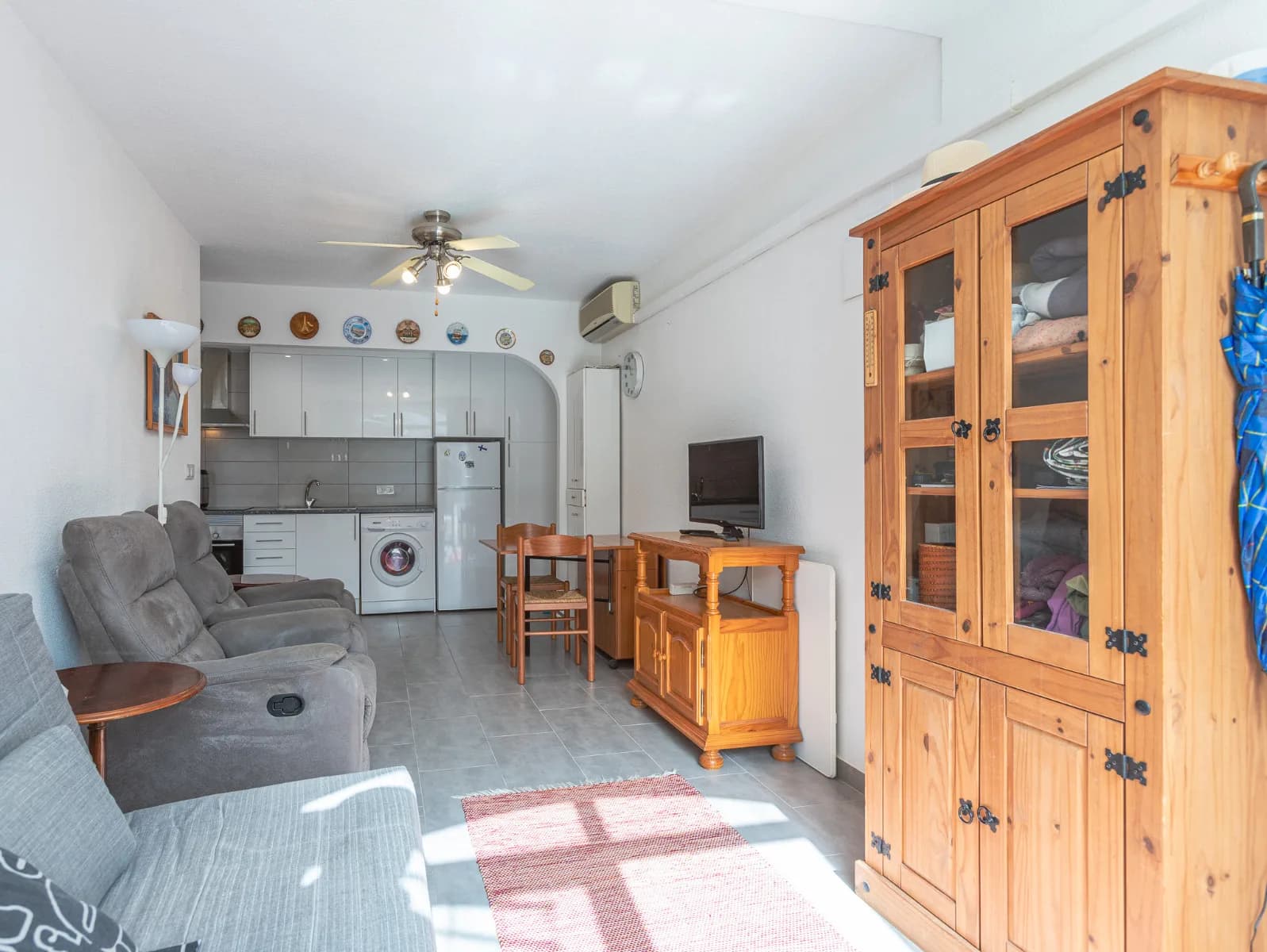 Bungalow de 1 dormitorios en venta en Torrevieja, Alicante - Image 7