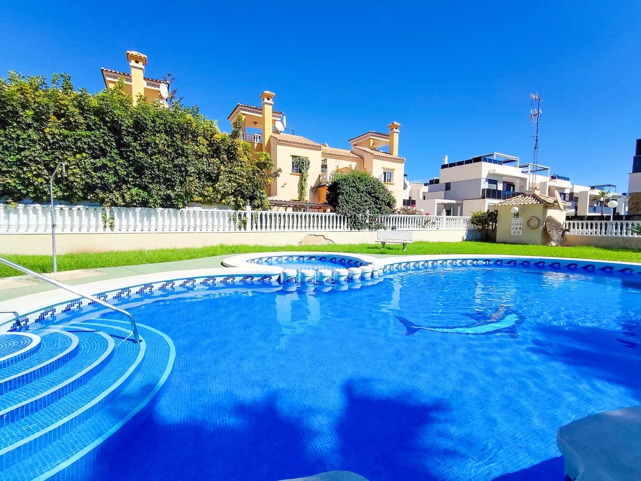 Apartment de 2 dormitorios en venta en Cabo Roig, Alicante